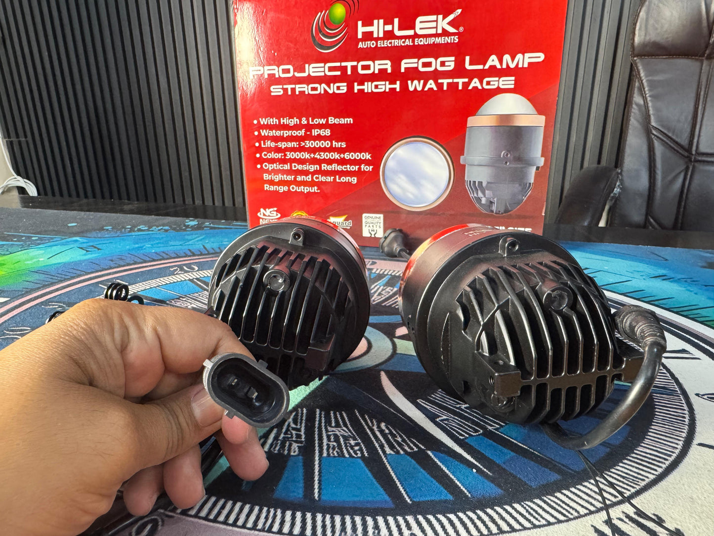Hi-Lek 480 Projector