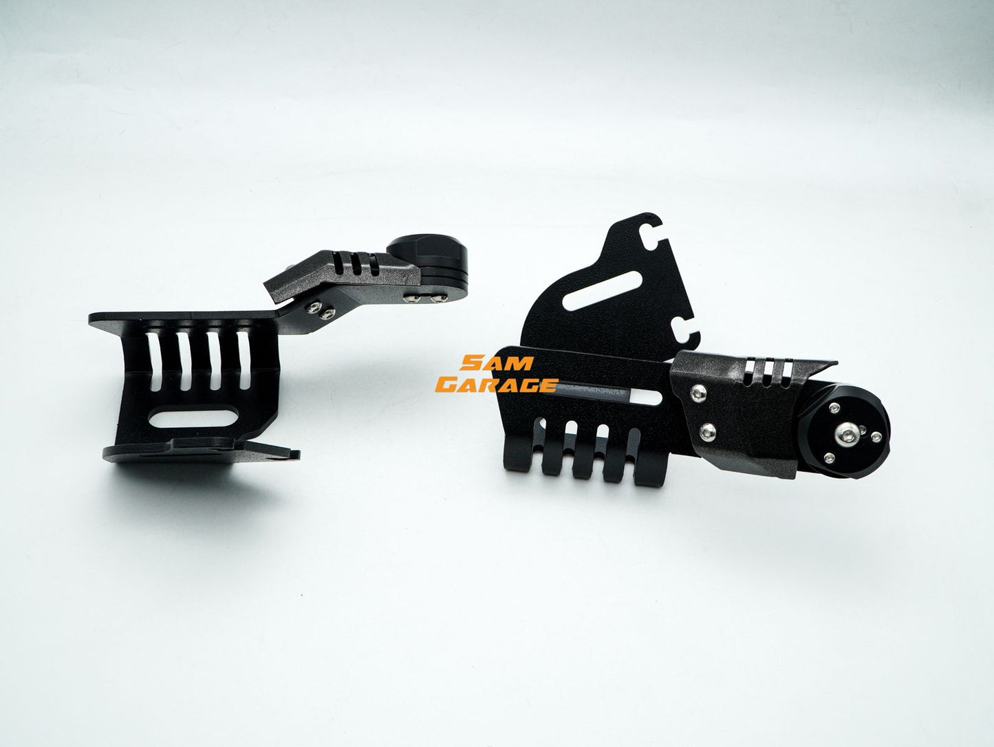 Heavy-Duty Rotatory Windshield Clamp for Toyota Hilux and Toyota Fortuner