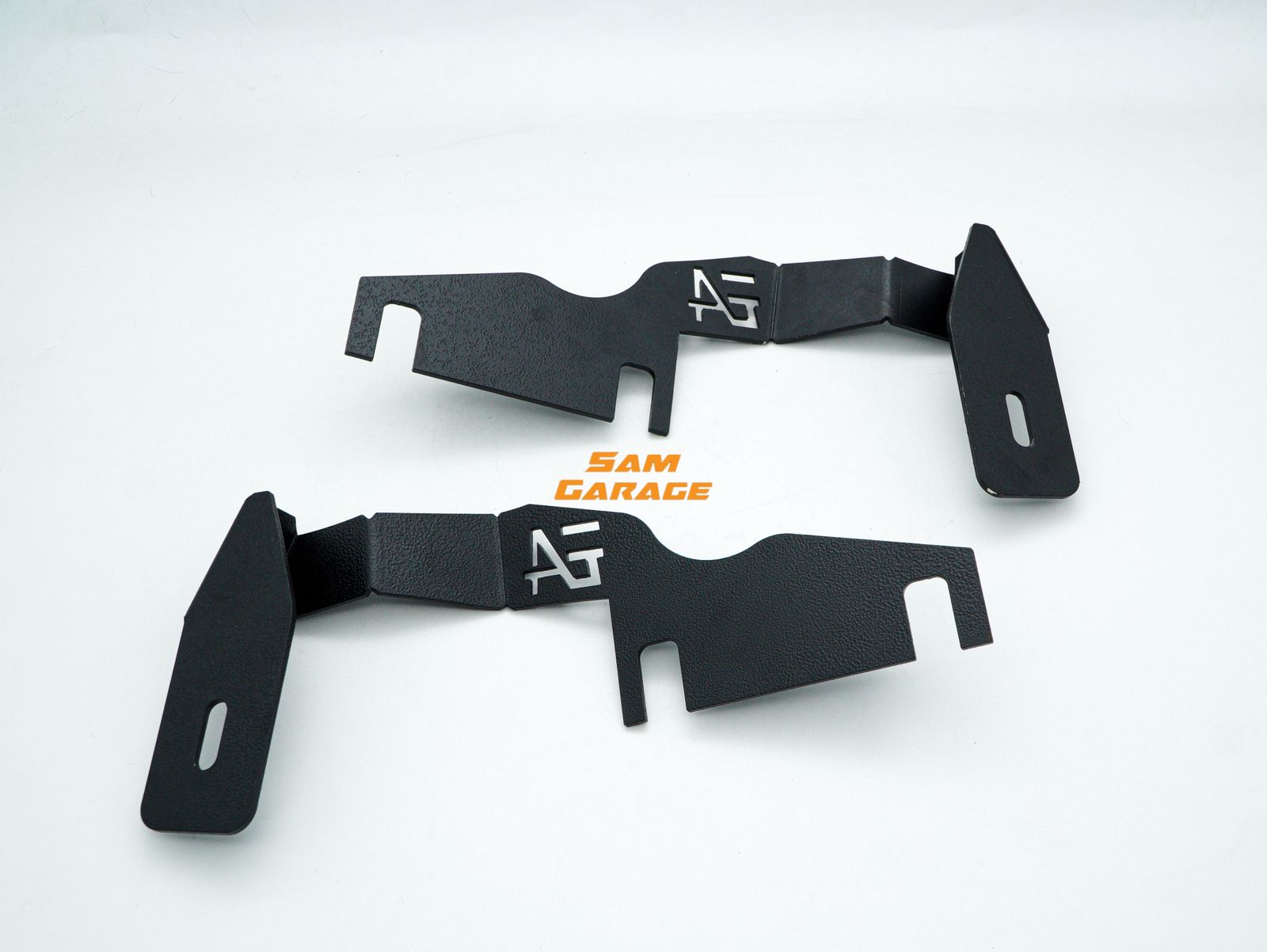 Heavy-Duty Rotatory Windshield Clamp for Mahindra ScorpioN